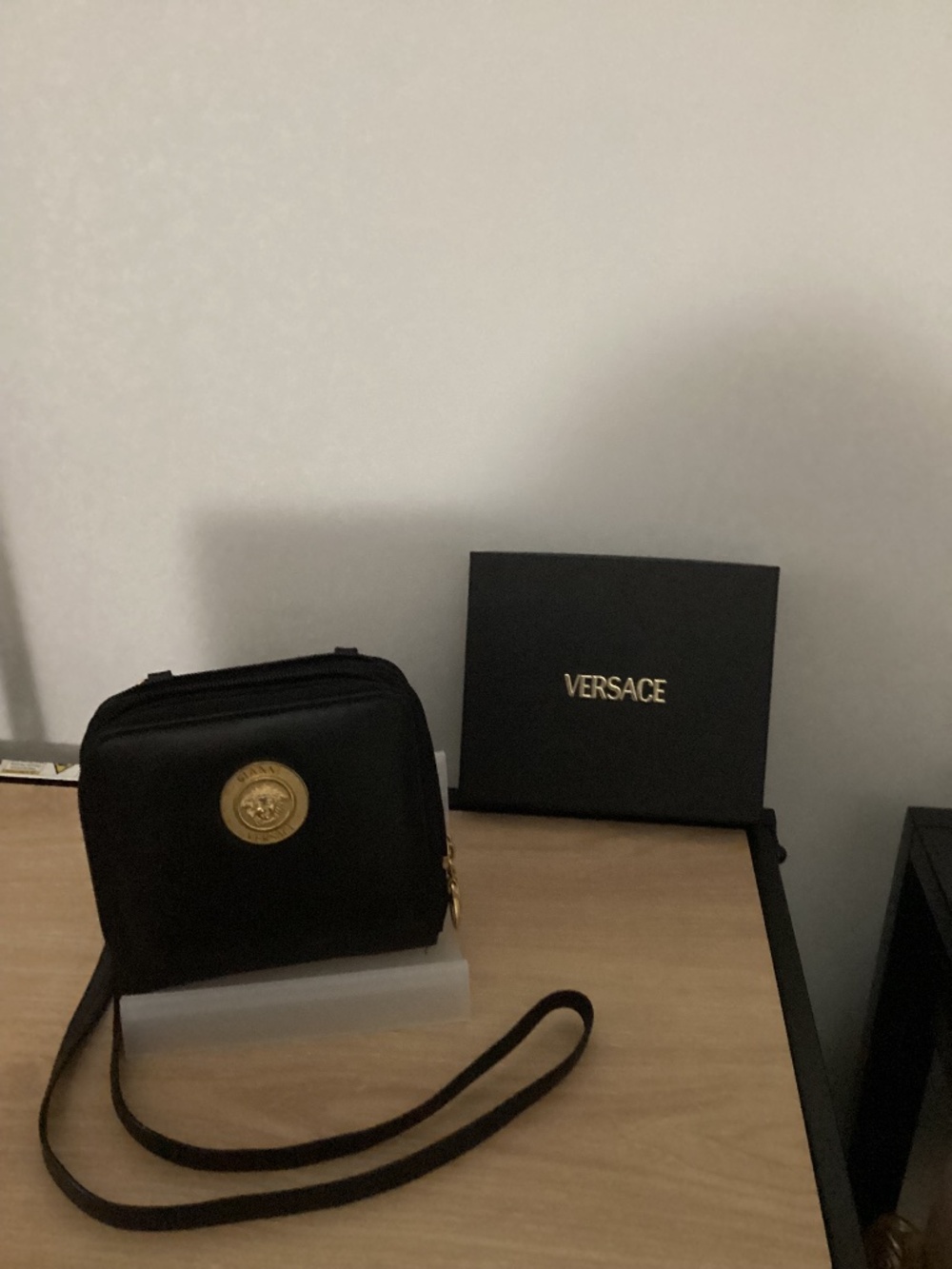 Versace - Picture 5 of 9